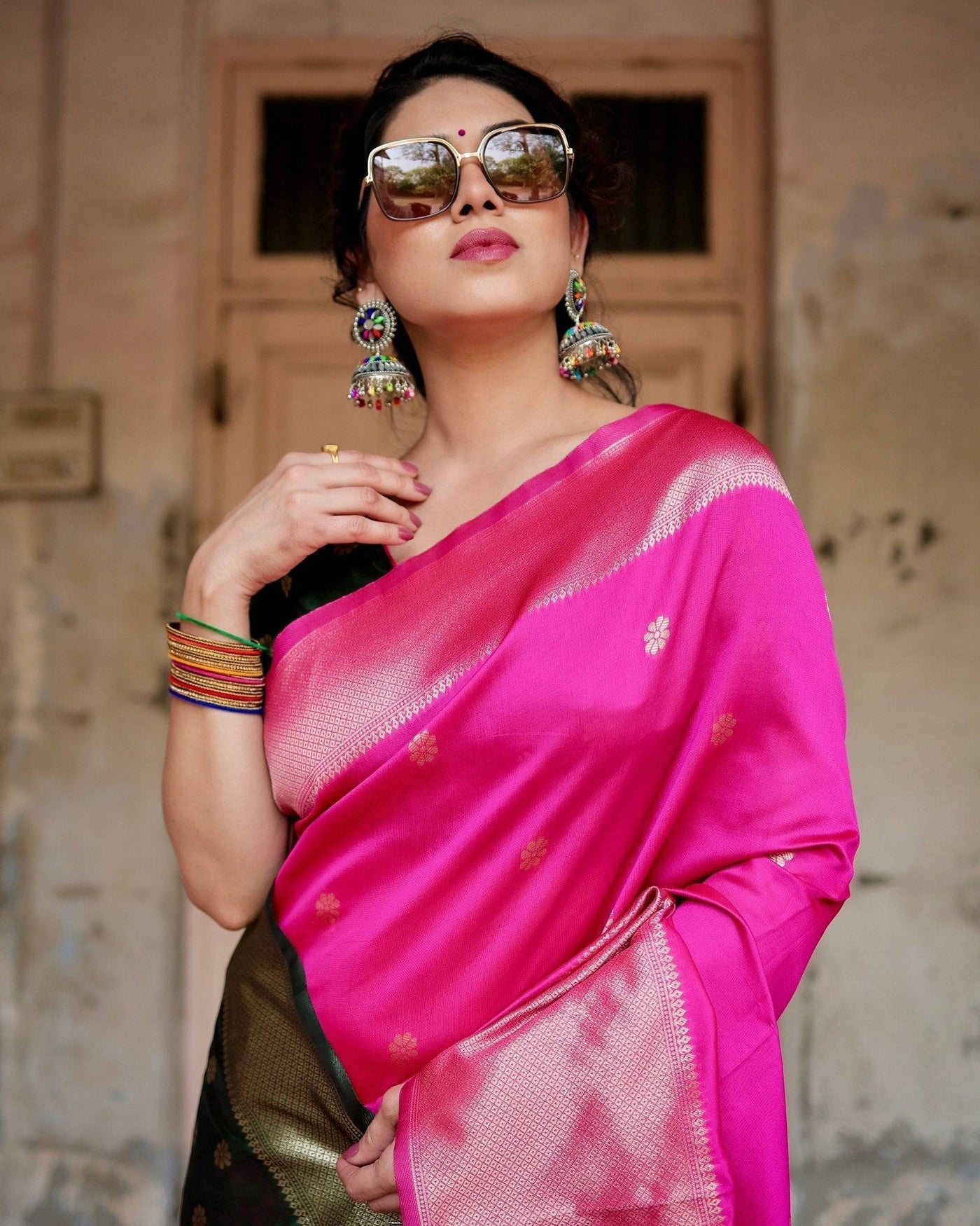 Pure Banarasi Silk Saree Weaved With Zari Comes With Heavy Banarasi Brocade Blouse