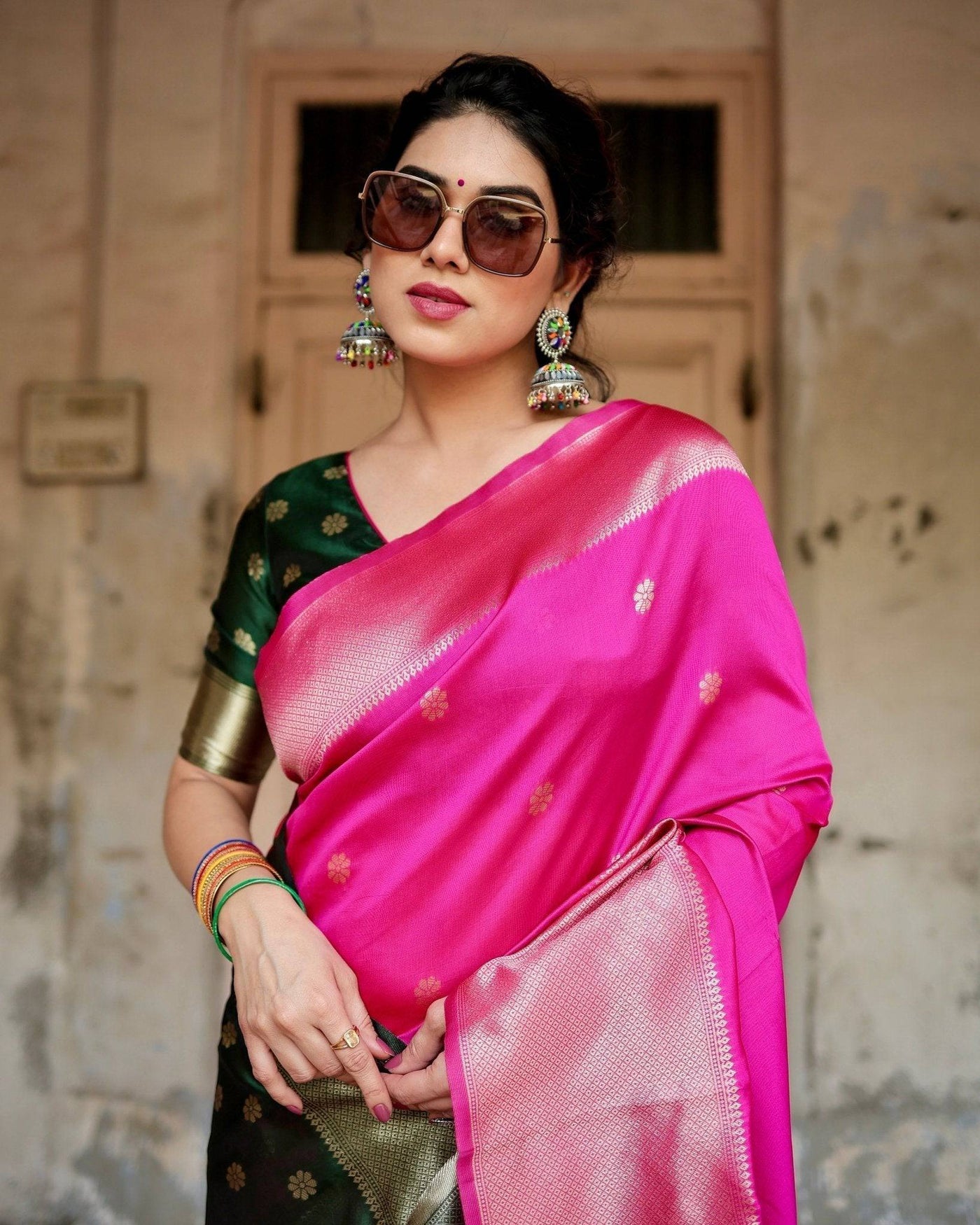 Pure Banarasi Silk Saree Weaved With Zari Comes With Heavy Banarasi Brocade Blouse