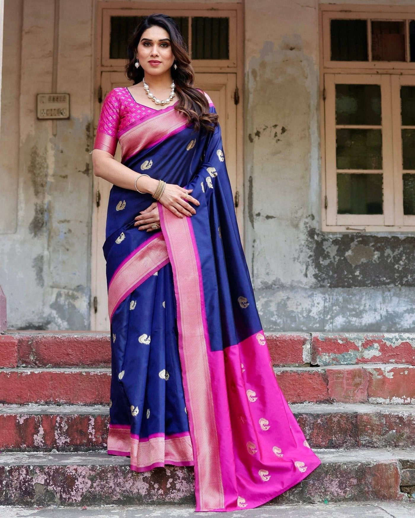 Pure Banarasi Silk Saree Weaved With Zari Comes With Heavy Banarasi Brocade Blouse