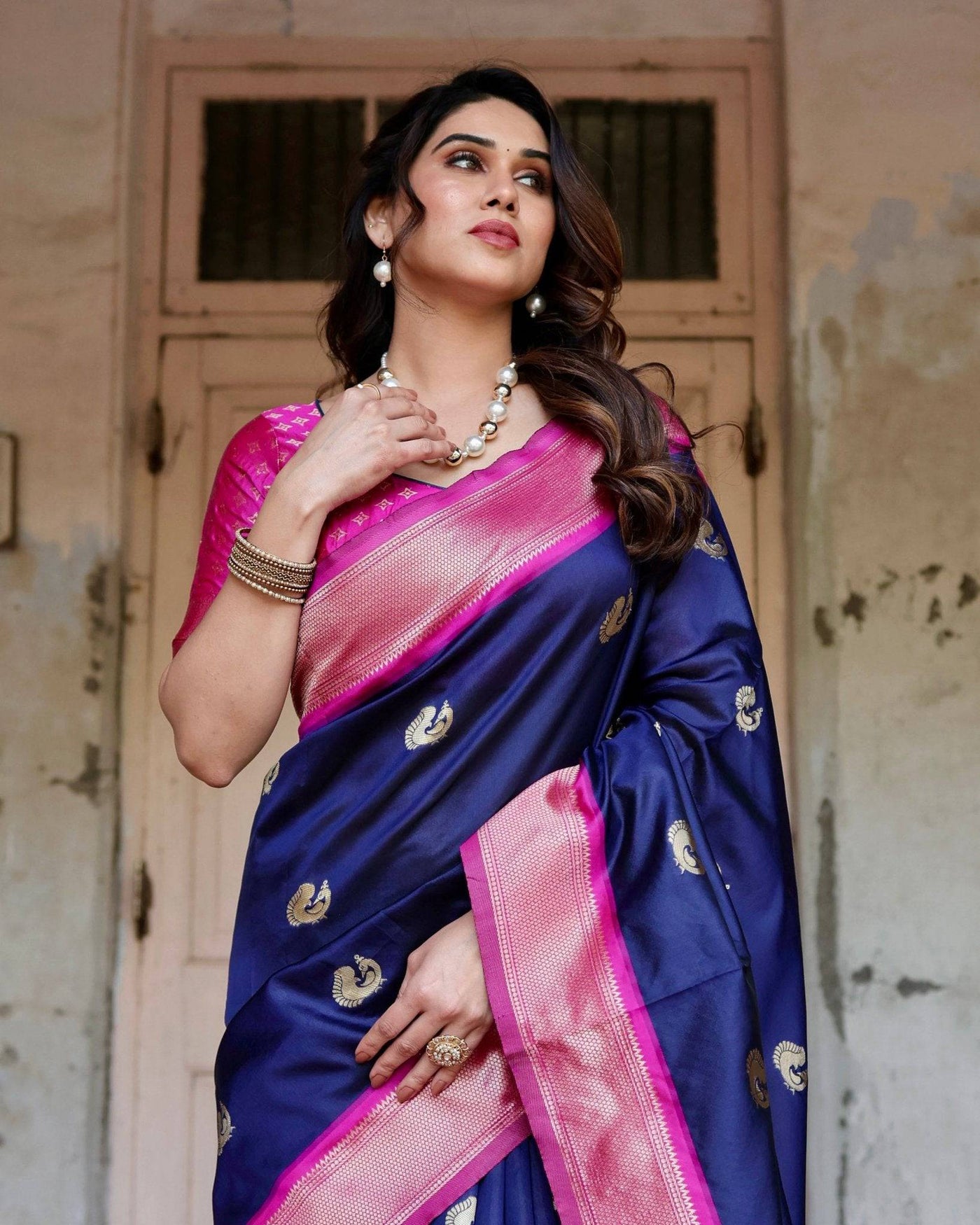 Pure Banarasi Silk Saree Weaved With Zari Comes With Heavy Banarasi Brocade Blouse