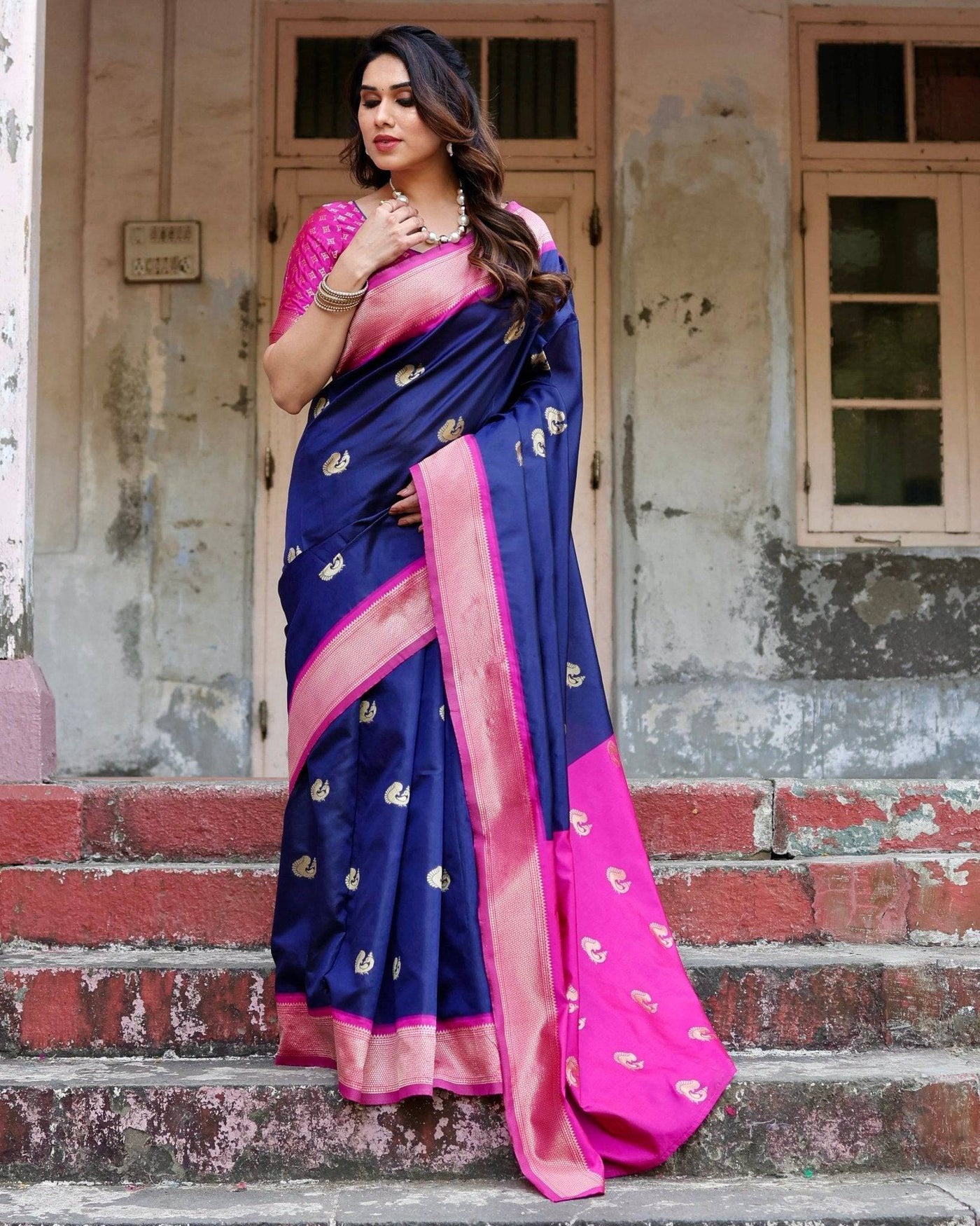 Pure Banarasi Silk Saree Weaved With Zari Comes With Heavy Banarasi Brocade Blouse