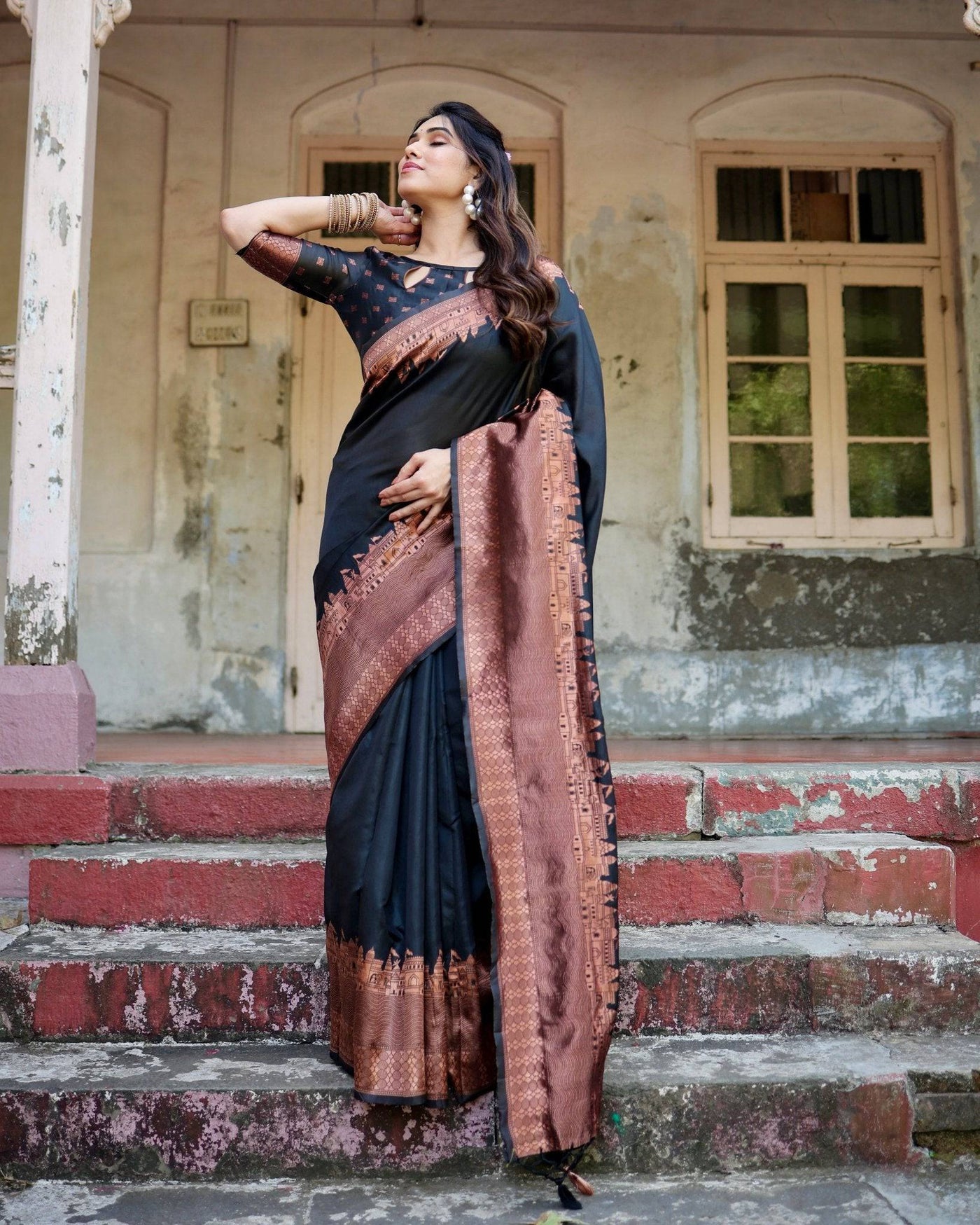 Pure Banarasi Silk Saree Weaved With Zari Comes With Heavy Banarasi Brocade Blouse