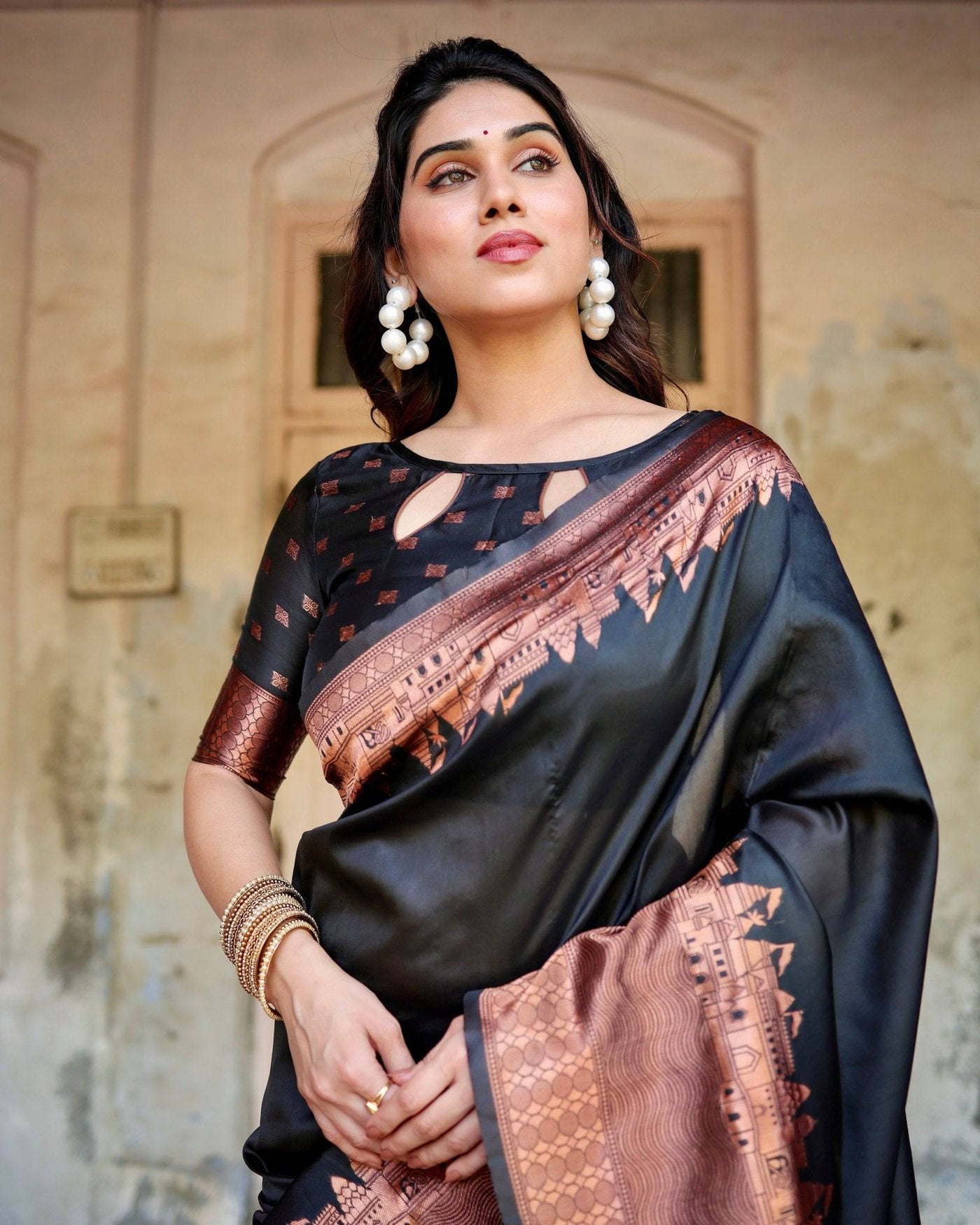 Pure Banarasi Silk Saree Weaved With Zari Comes With Heavy Banarasi Brocade Blouse