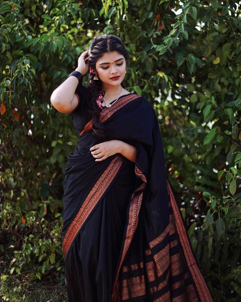 Black Pure Banarasi Silk Saree With Attractive Blouse Piece - Almaari Fashion