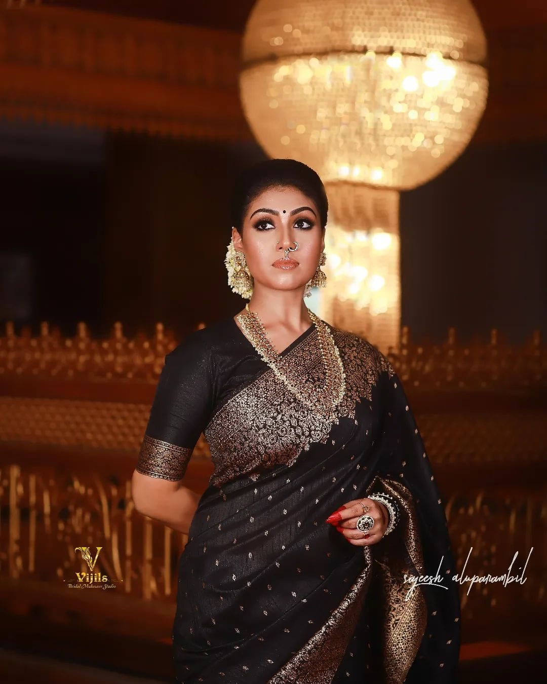 Black Pure Banarasi Silk Saree With Attractive Blouse Piece Weaved With Copper Zari - Almaari Fashion