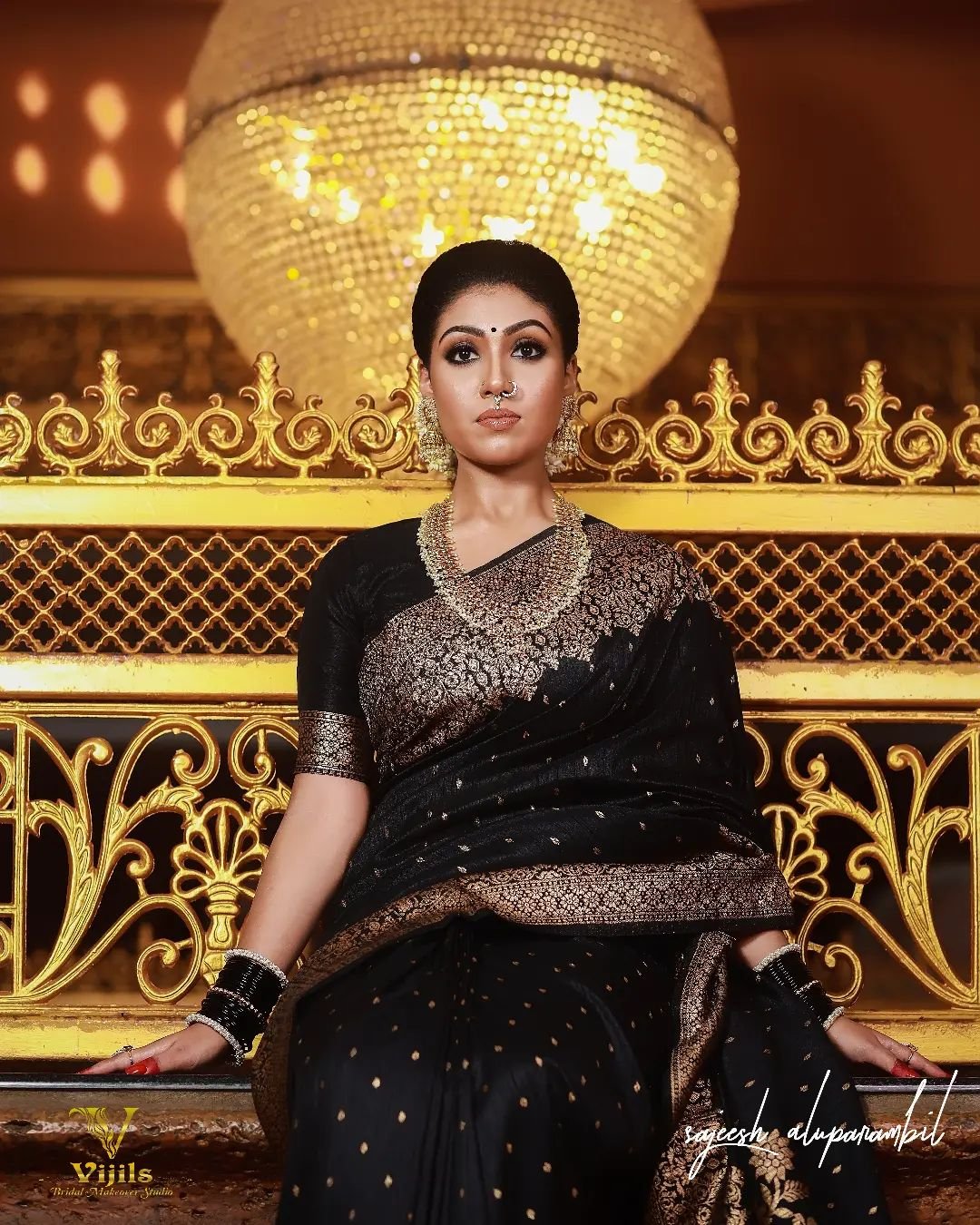 Black Pure Banarasi Silk Saree With Attractive Blouse Piece Weaved With Copper Zari - Almaari Fashion