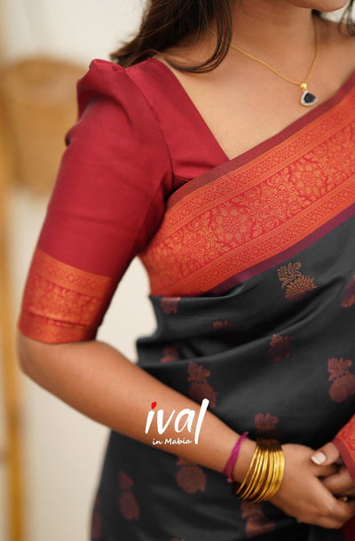 Black Pure Kanjivaram Silk Saree With Outstanding Blouse Piece - Almaari Fashion