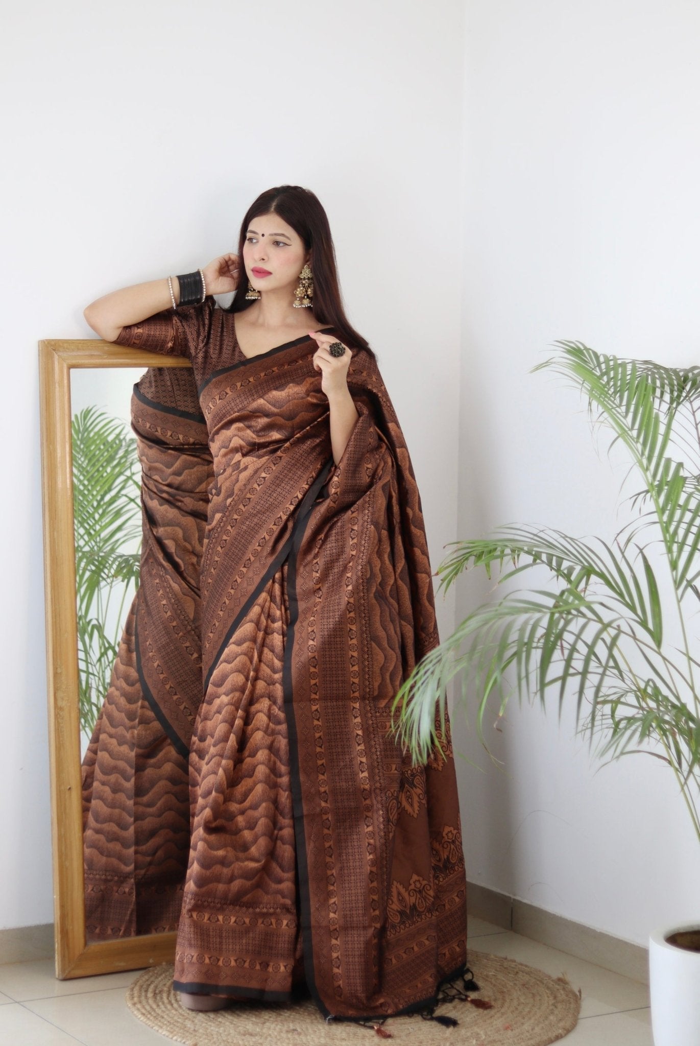 Black Pure Kanjivaram Silk Saree With Twirling Blouse Piece - Almaari Fashion