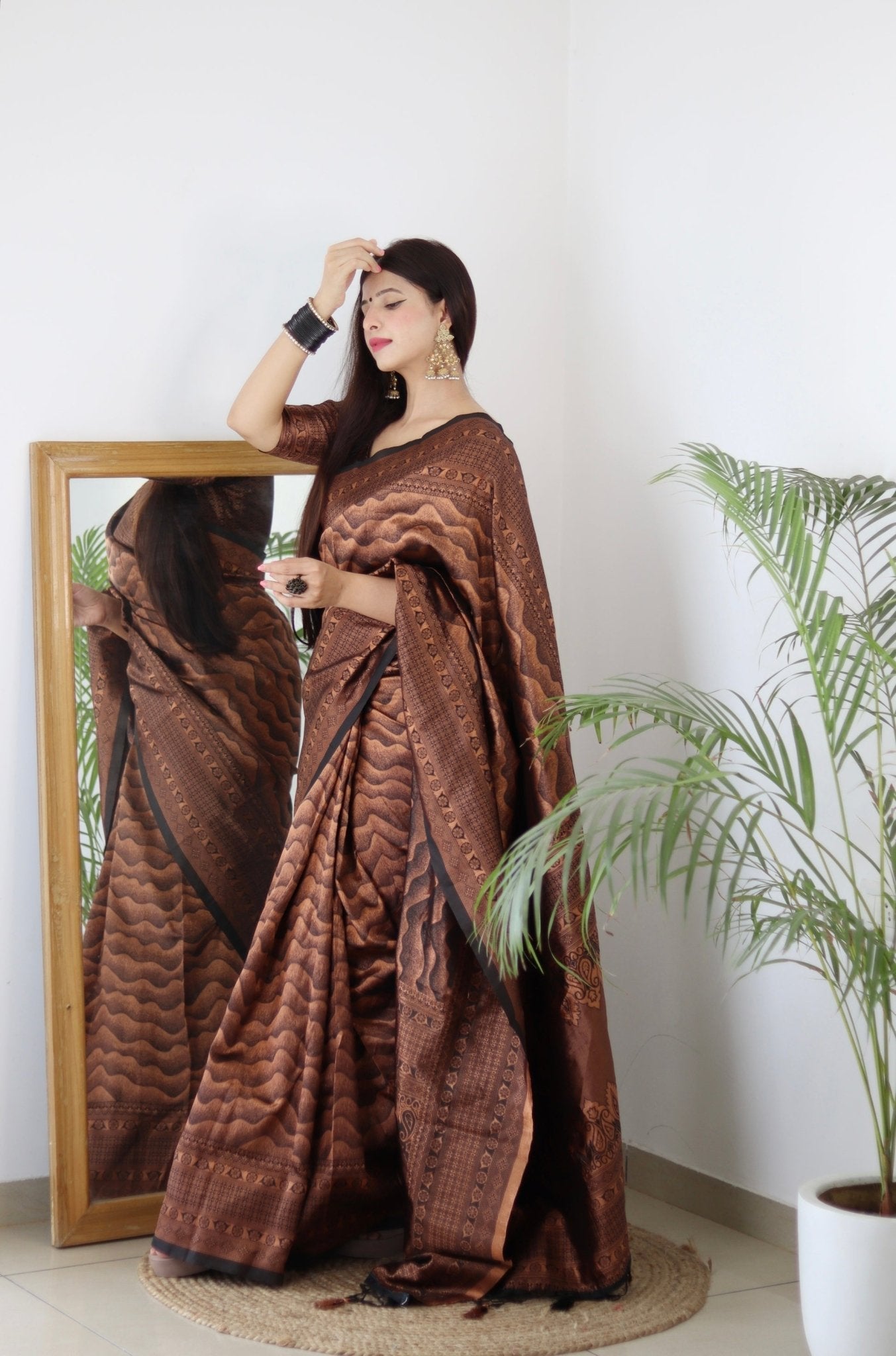 Black Pure Kanjivaram Silk Saree With Twirling Blouse Piece - Almaari Fashion