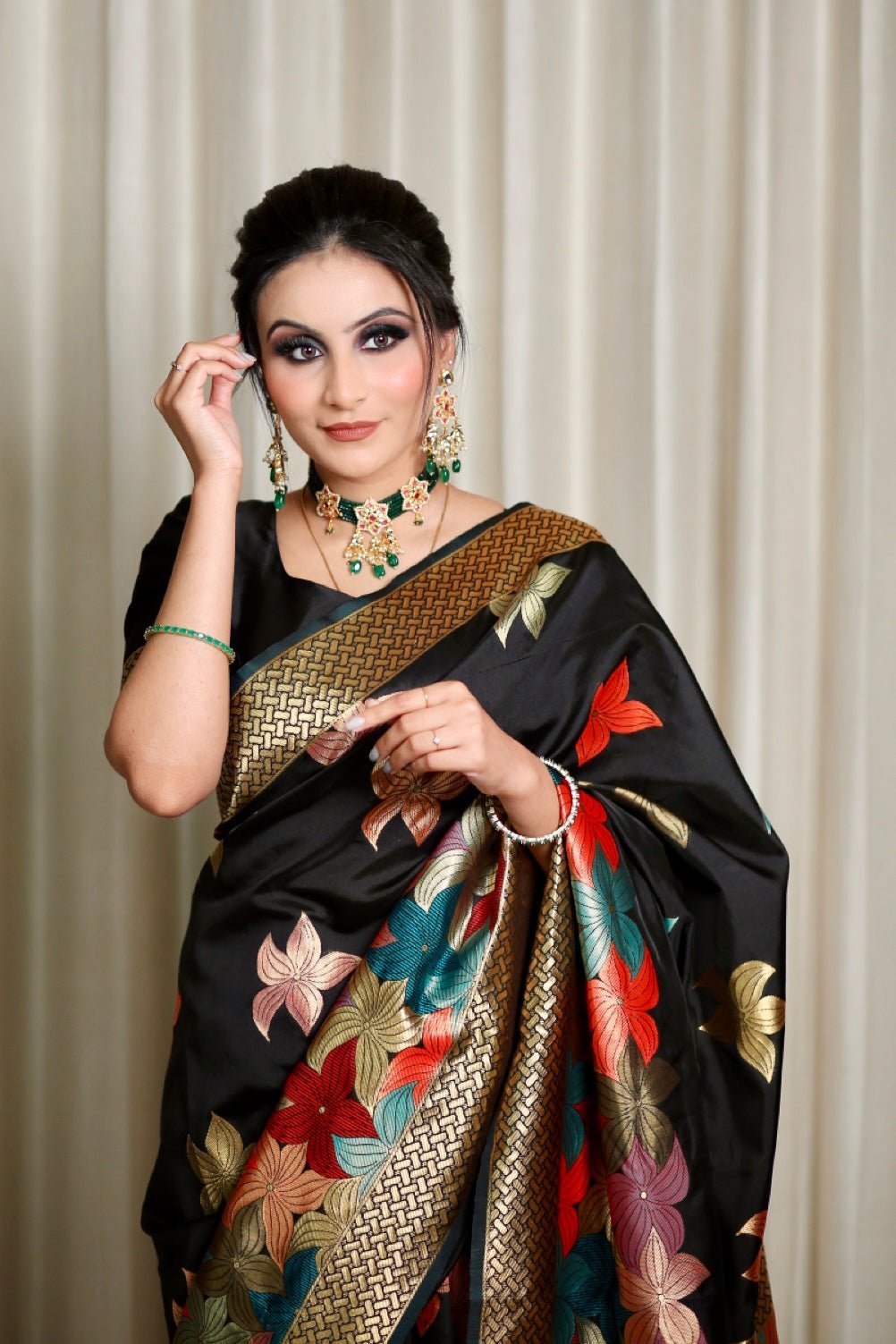 Black Pure Kanjivaram Silk Weaved With Zari Comes With Heavy Kanjivaram Brocade Blouse - Almaari Fashion