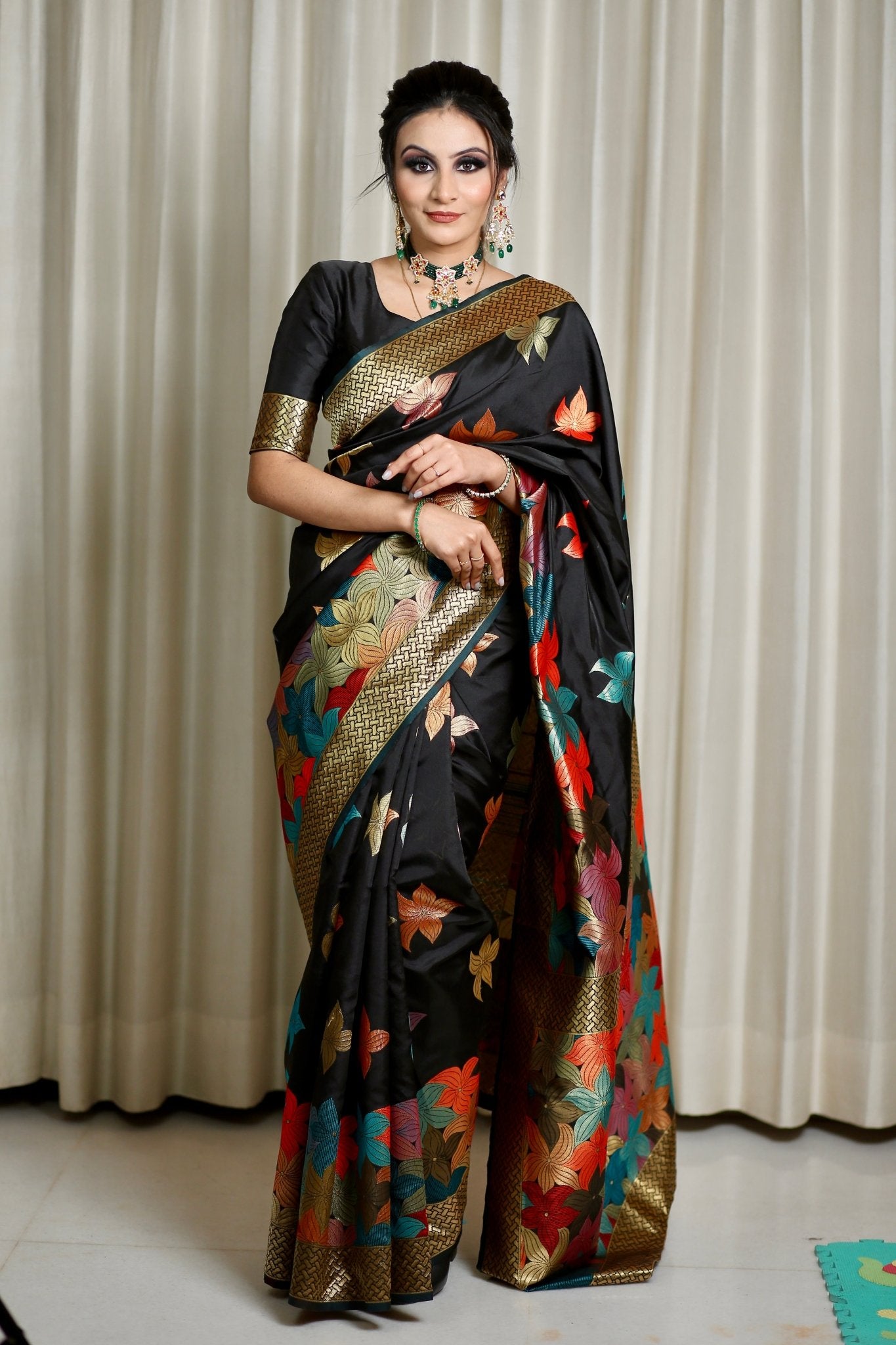 Black Pure Kanjivaram Silk Weaved With Zari Comes With Heavy Kanjivaram Brocade Blouse - Almaari Fashion