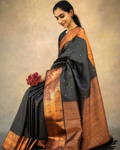 Black Pure Kanjivaram Silk With Confounding Blouse Piece - Almaari Fashion