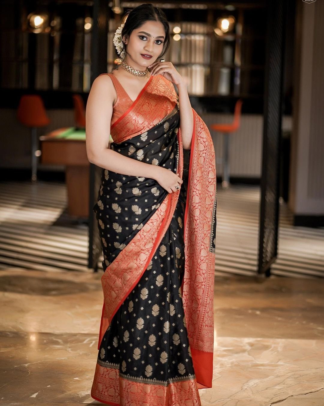 Black Pure Kanjivaram Silk With Confounding Blouse Piece - Almaari Fashion