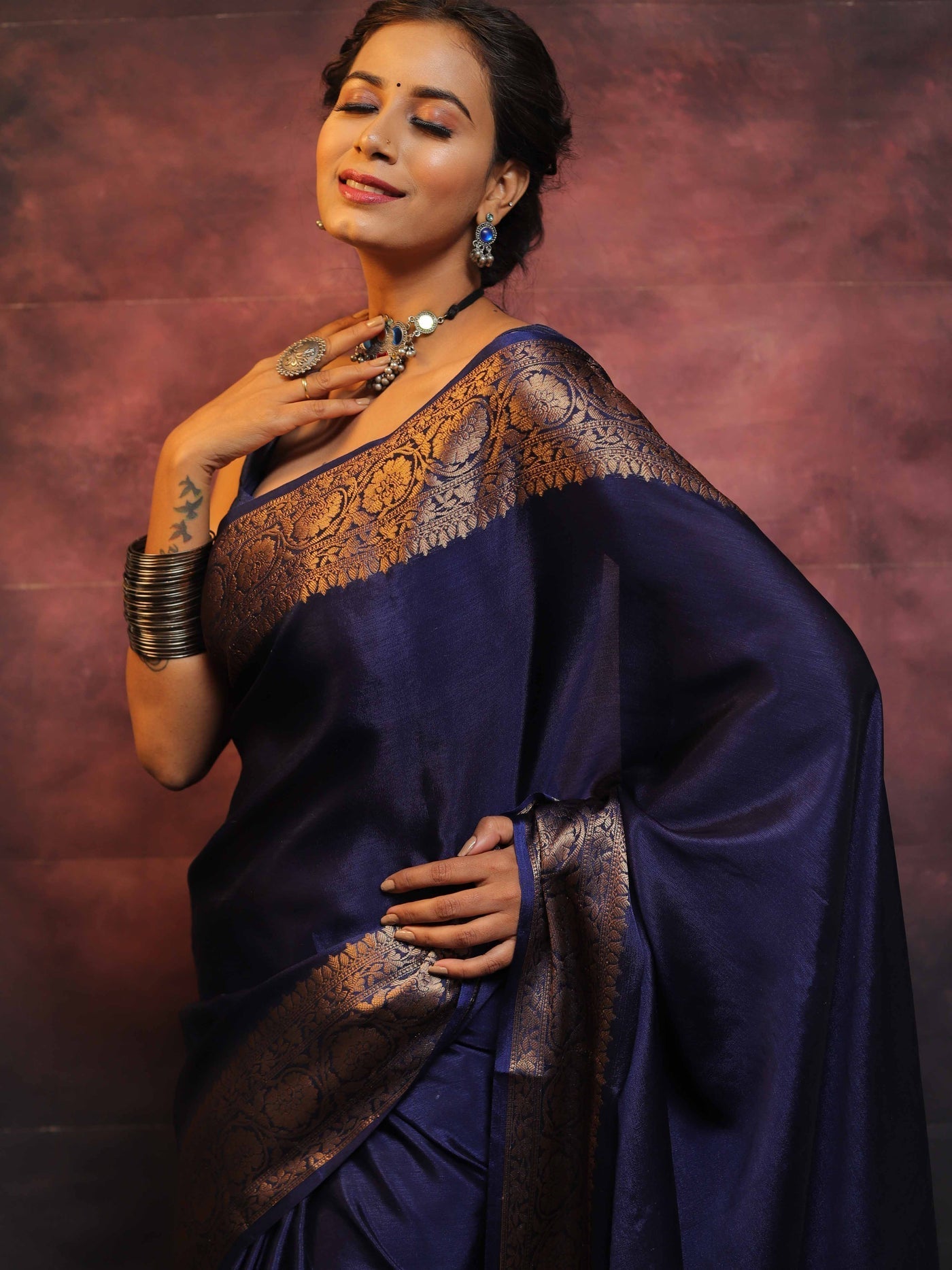 Blue Pure Kanjivaram Silk Weaved With Copper Zari Comes With Heavy Kanjivaram Brocade Blouse - Almaari Fashion