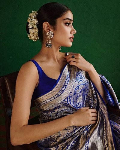 Blue Pure Kanjivaram Silk With Confounding Blouse Piece - Almaari Fashion