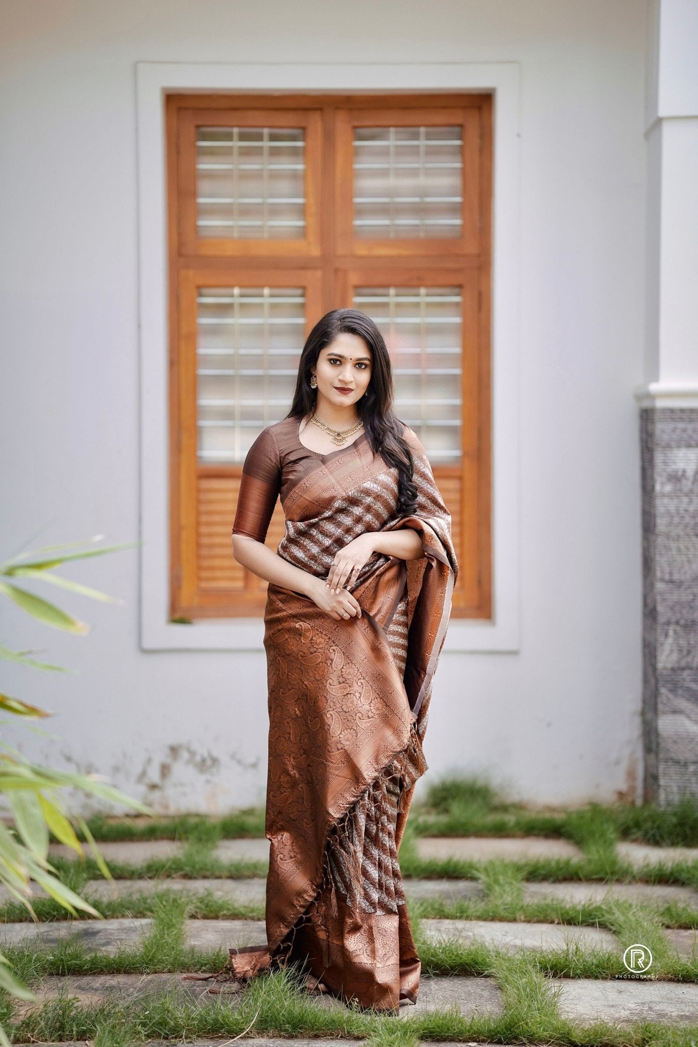 Coffee Pure Banarasi Silk Saree With Felicitous Blouse Piece - Almaari Fashion