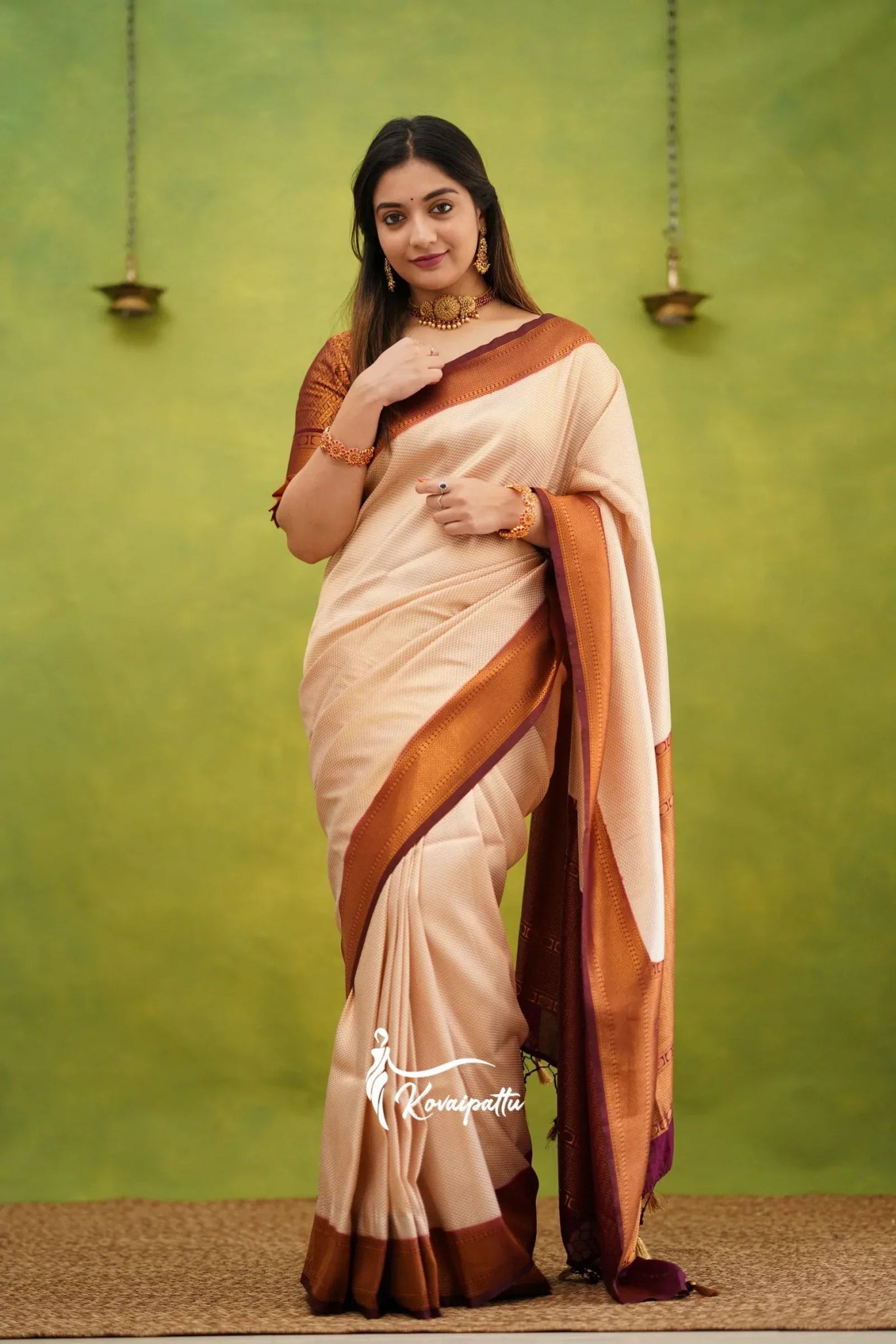 Cream & Maroon Pure Kanjivaram Silk With Twirling Blouse Piece - Almaari Fashion