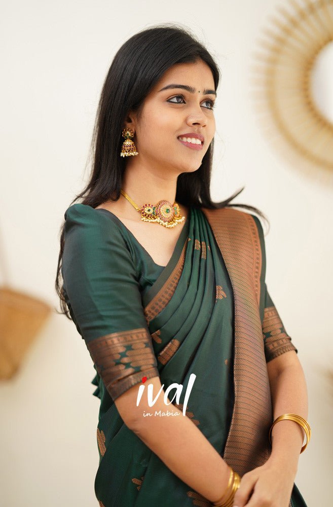 Dark Green Pure Kanjivaram Silk With Confounding Blouse Piece - Almaari Fashion