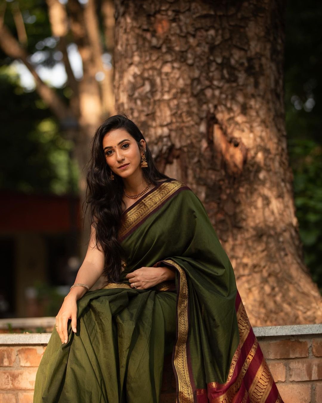 Dark Green With Maroon Combination Pure Kanjivaram Silk Saree With Attractive Blouse Piece - Almaari Fashion