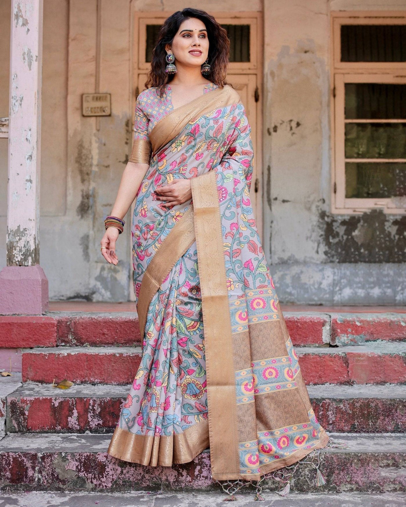 Exquisite Gray Floral Digital Print Saree with Golden Border and Ornamental Pallu