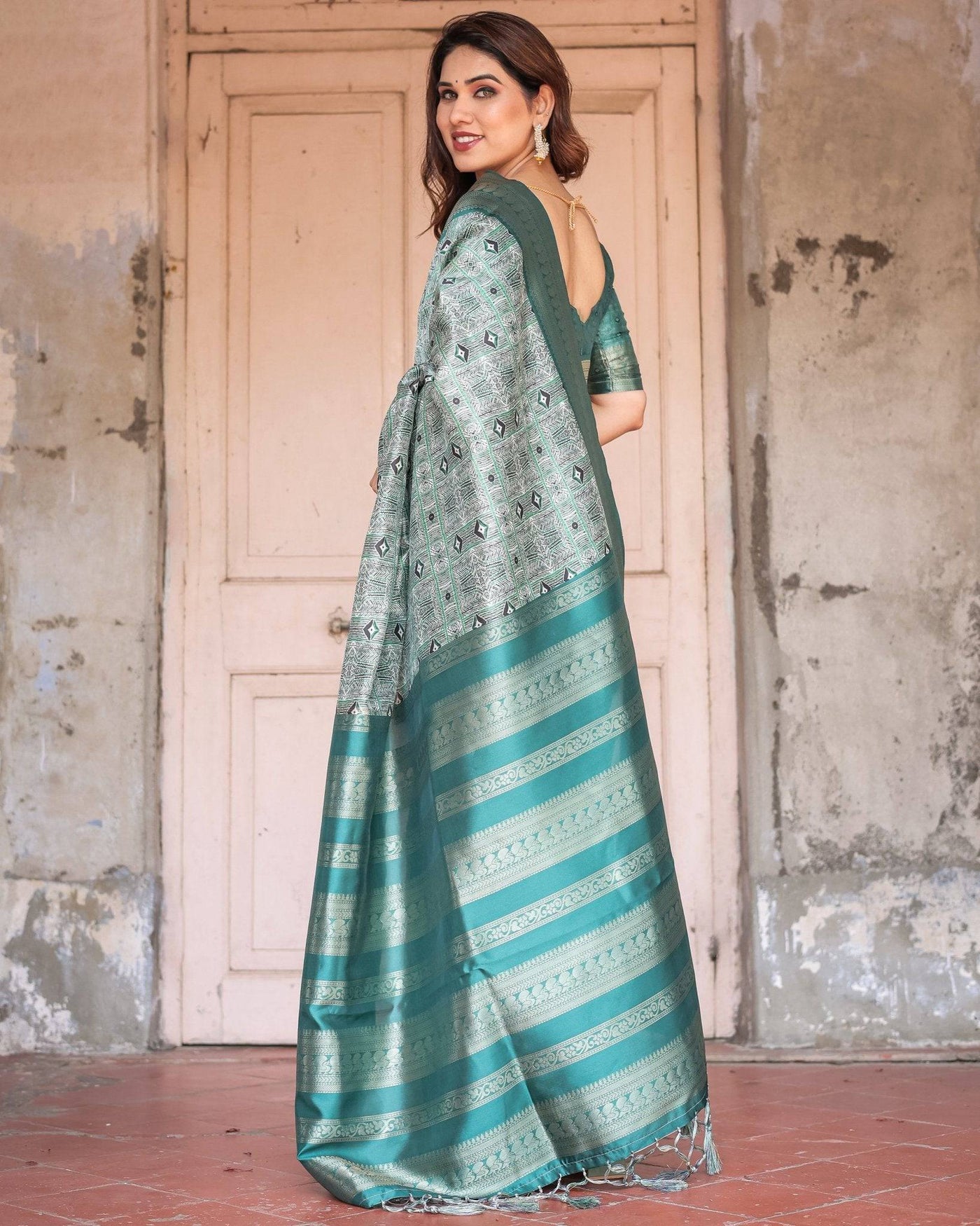 Pure Banarasi Digitally Printed Silk Saree Weaved With Zari Comes With Tassels.