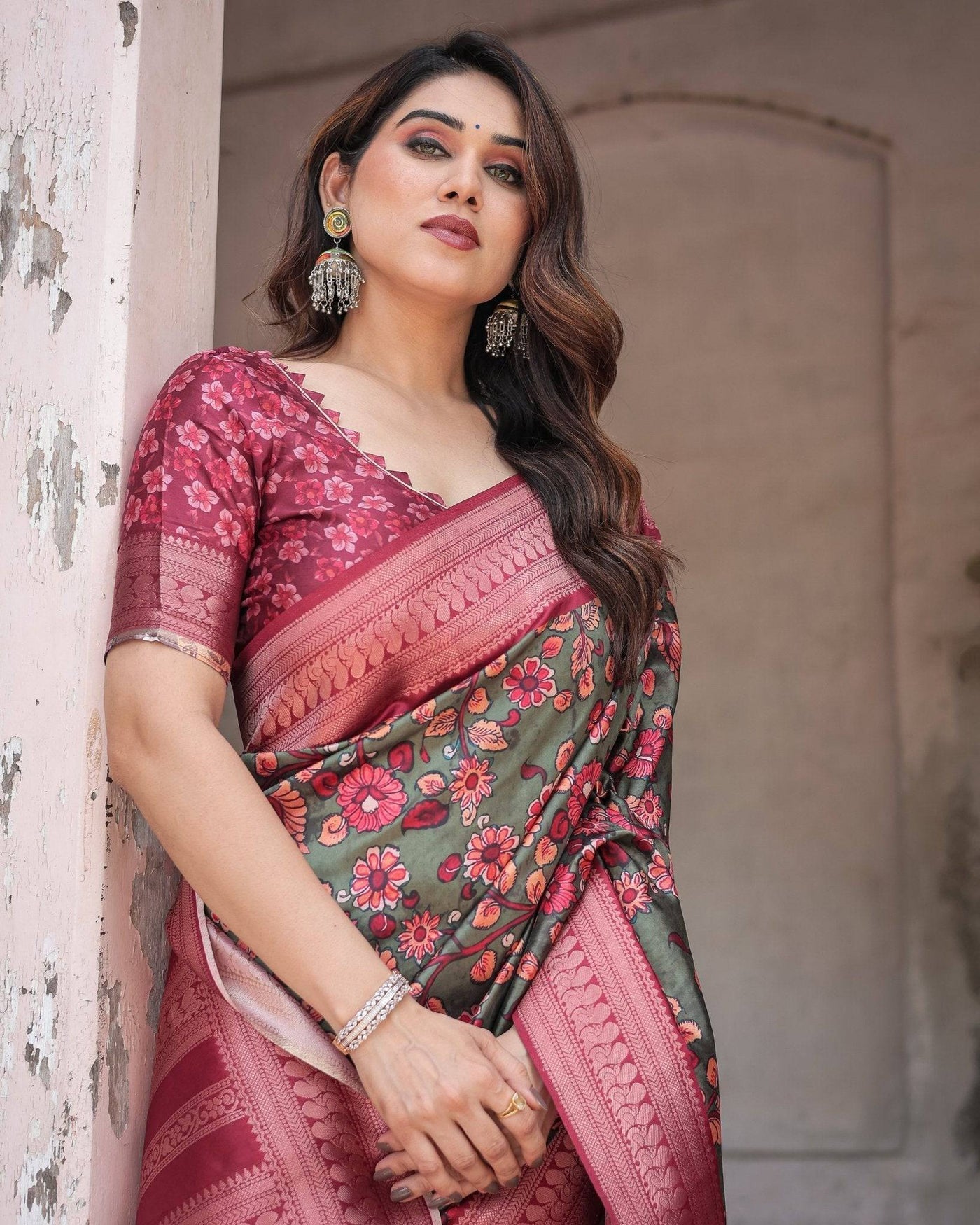 Pure Banarasi Digitally Printed Silk Saree Weaved With Zari Comes With Tassels.