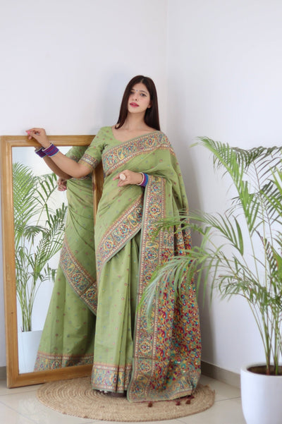 Elegant Kashmiri Handloom Work with Heavy Blouse: A Stunning Choice! - Almaari Fashion