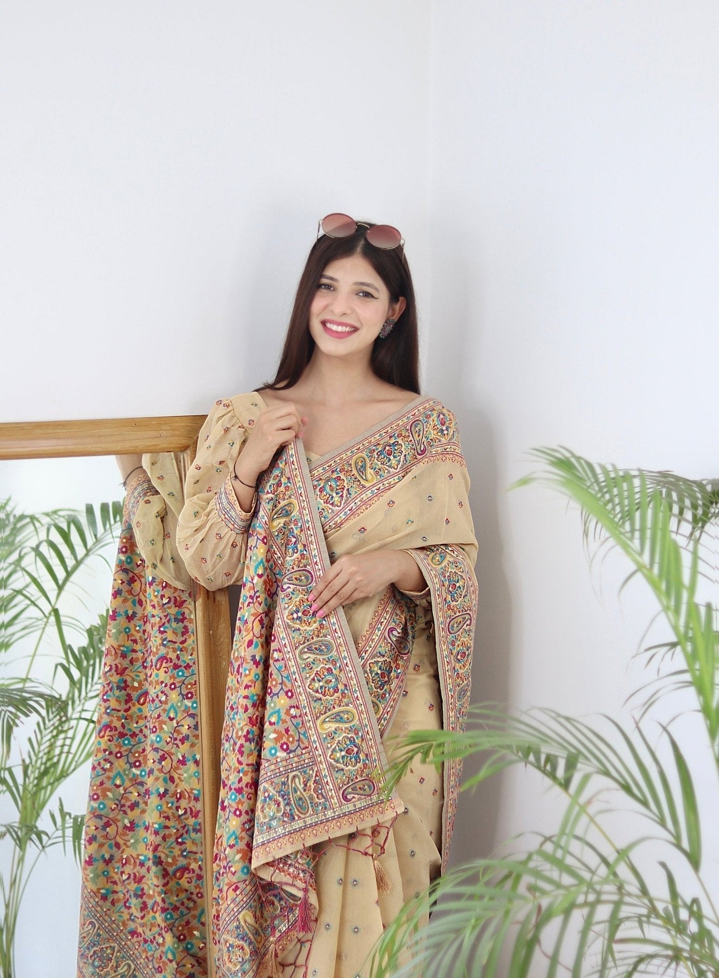 Elegant Kashmiri Handloom Work with Heavy Blouse: A Stunning Choice! - Almaari Fashion