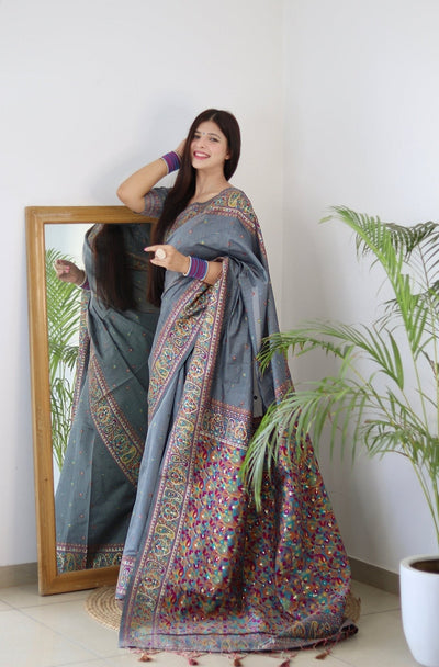 Elegant Kashmiri Handloom Work with Heavy Blouse: A Stunning Choice! - Almaari Fashion