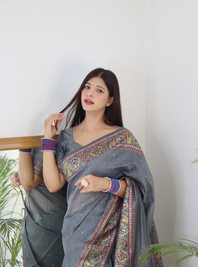 Elegant Kashmiri Handloom Work with Heavy Blouse: A Stunning Choice! - Almaari Fashion