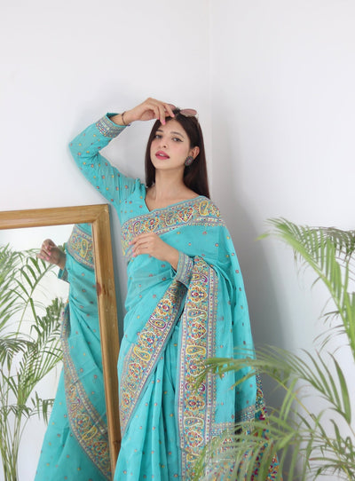 Elegant Kashmiri Handloom Work with Heavy Blouse: A Stunning Choice! - Almaari Fashion