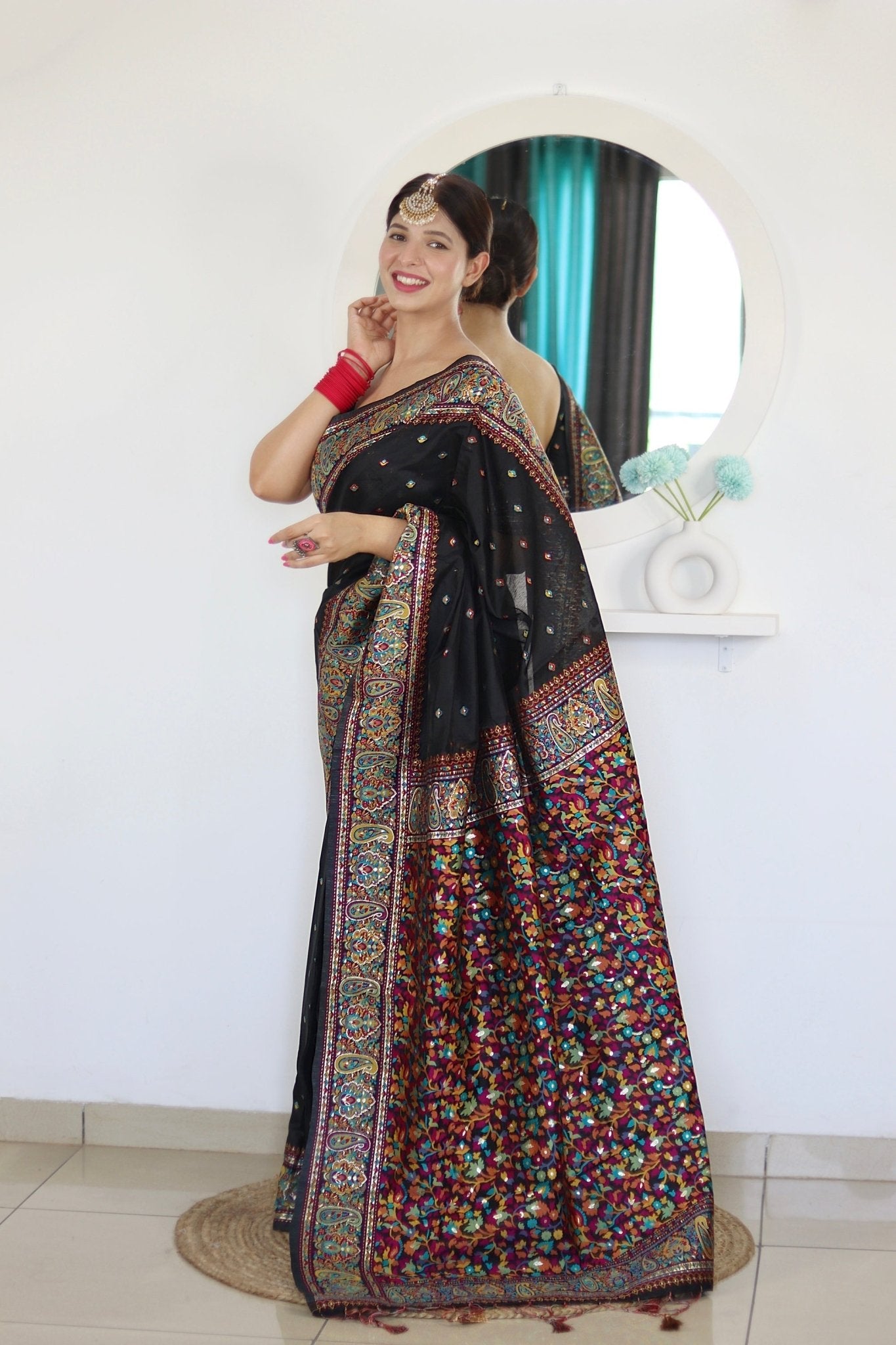 Elegant Kashmiri Handloom Work with Heavy Blouse: A Stunning Choice! - Almaari Fashion