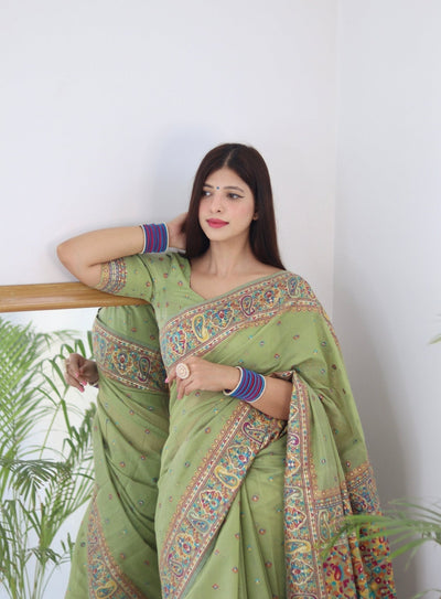 Elegant Kashmiri Handloom Work with Heavy Blouse: A Stunning Choice! - Almaari Fashion