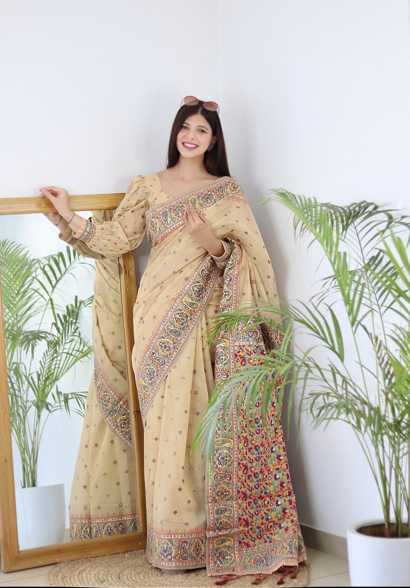 Elegant Kashmiri Handloom Work with Heavy Blouse: A Stunning Choice! - Almaari Fashion