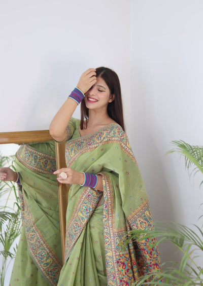 Elegant Kashmiri Handloom Work with Heavy Blouse: A Stunning Choice! - Almaari Fashion