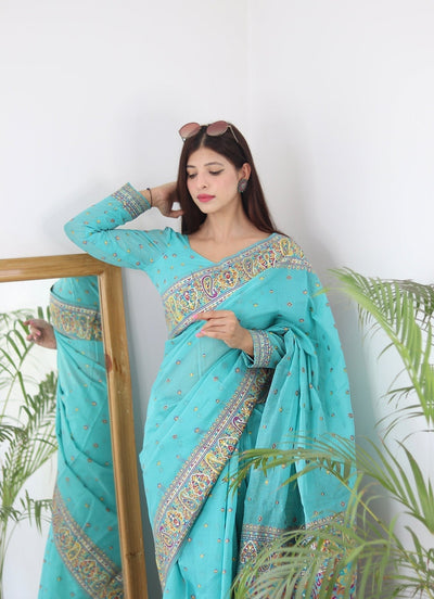 Elegant Kashmiri Handloom Work with Heavy Blouse: A Stunning Choice! - Almaari Fashion