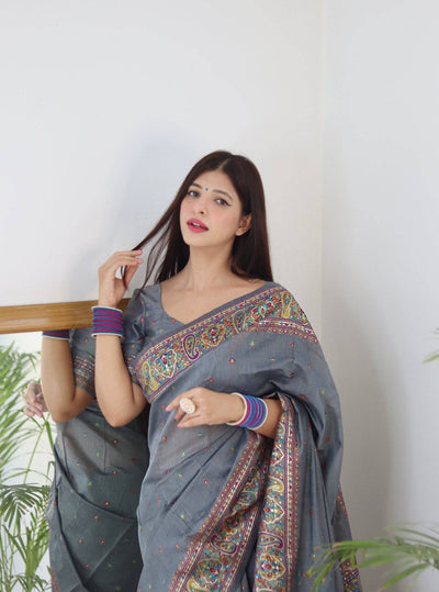 Elegant Kashmiri Handloom Work with Heavy Blouse: A Stunning Choice!