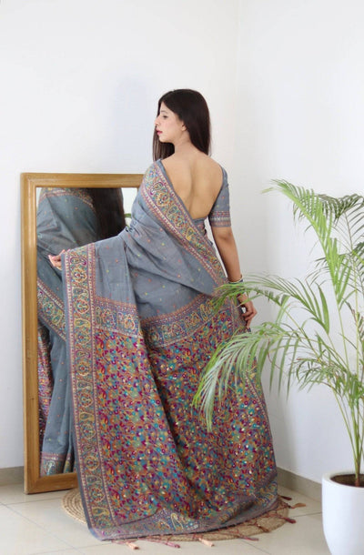 Elegant Kashmiri Handloom Work with Heavy Blouse: A Stunning Choice!