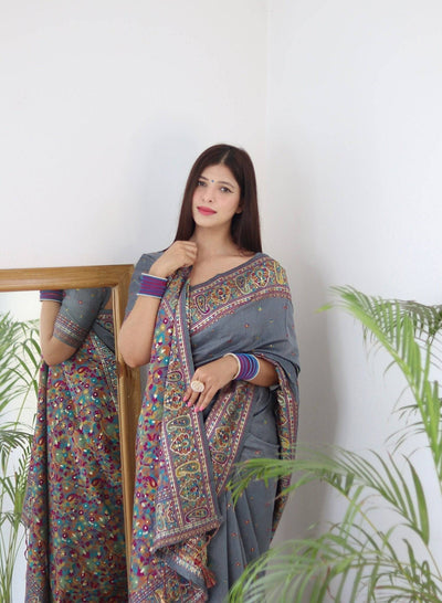 Elegant Kashmiri Handloom Work with Heavy Blouse: A Stunning Choice!