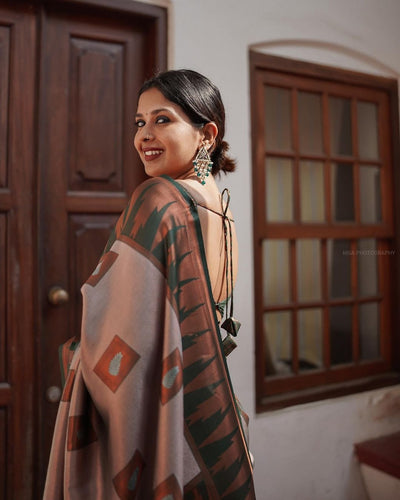 Green Pure Banarasi Silk Saree With Attractive Blouse Piece - Almaari Fashion