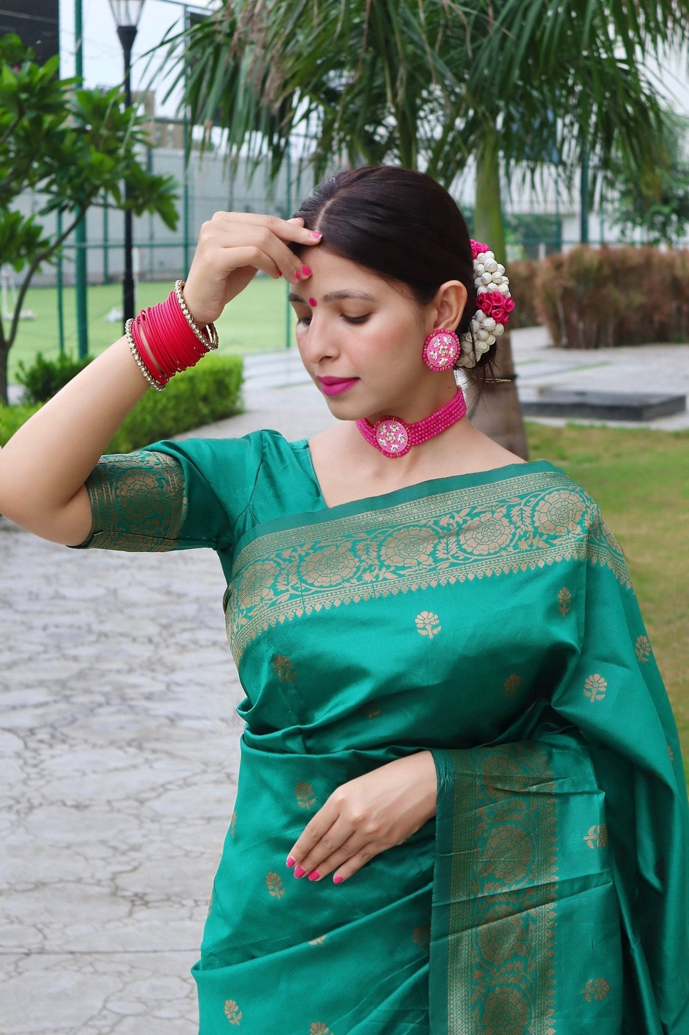 Green Pure Banarasi Silk Saree With Magnific Blouse Piece - Almaari Fashion