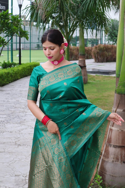 Green Pure Banarasi Silk Saree With Magnific Blouse Piece - Almaari Fashion