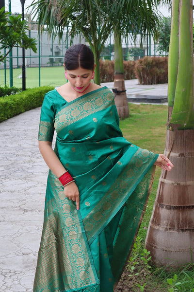 Green Pure Banarasi Silk Saree With Magnific Blouse Piece - Almaari Fashion