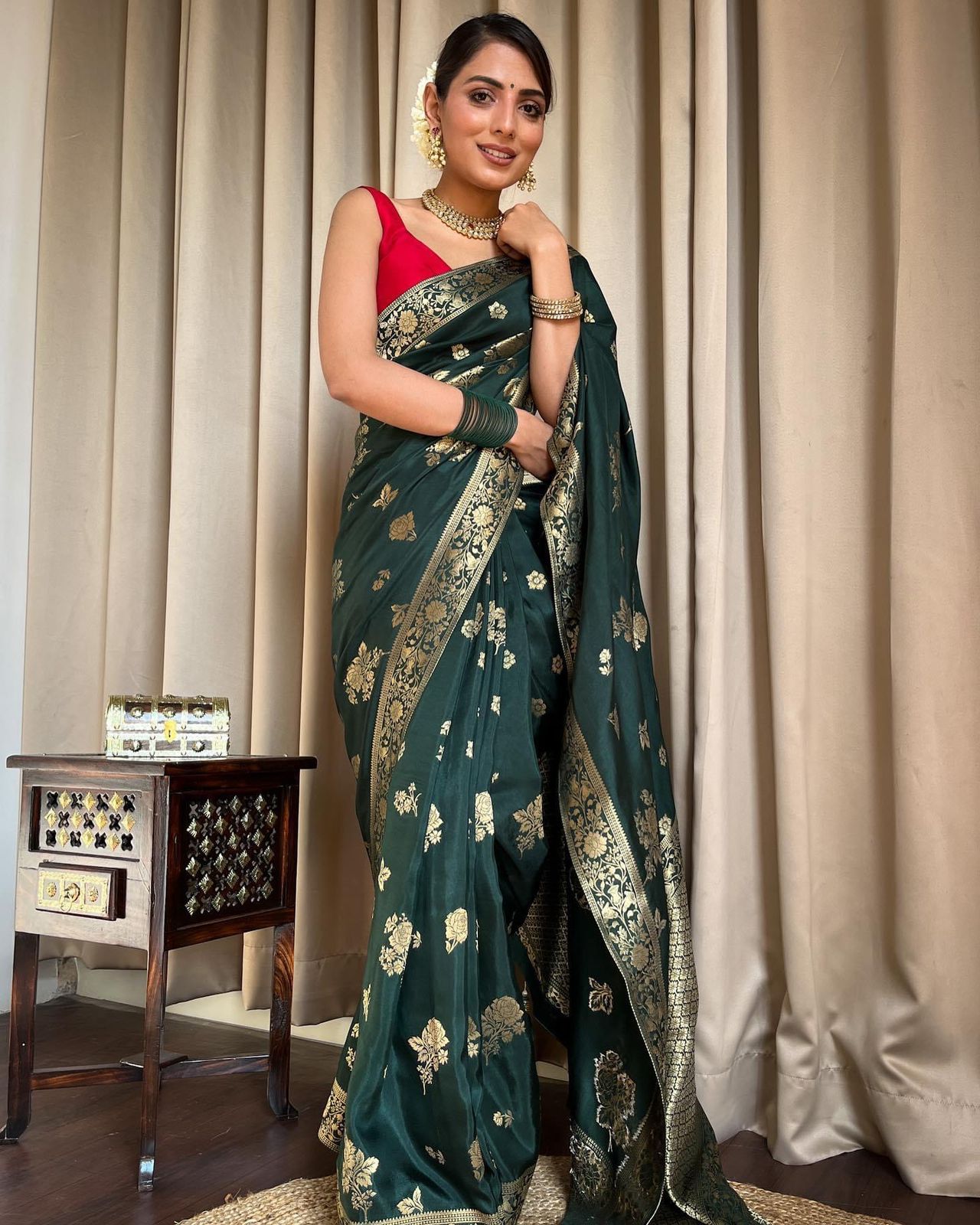 Green Pure Banarasi Silk Saree With Twirling Blouse Piece - Almaari Fashion