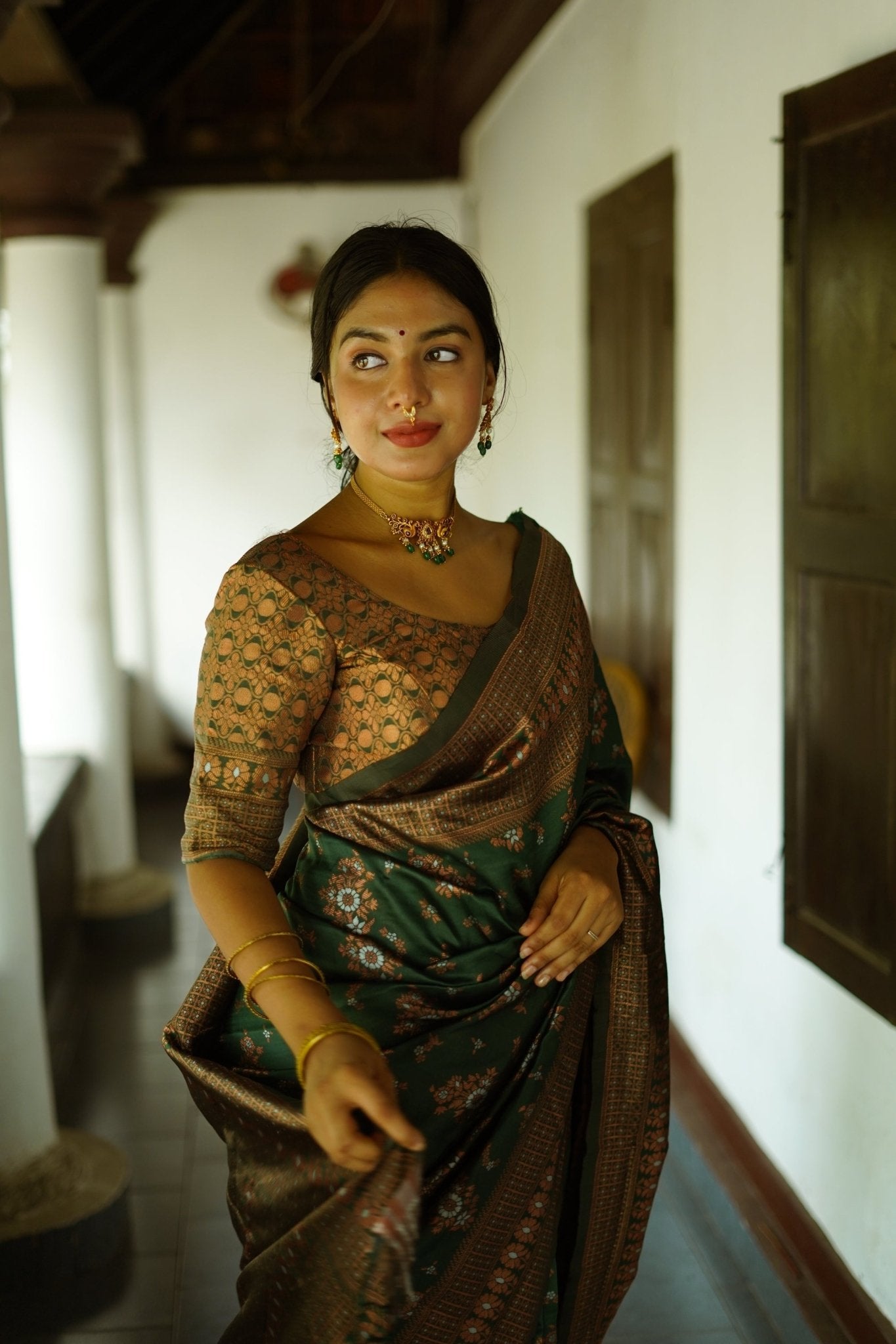 Green Pure Banarasi Silk Saree With Twirling Blouse Piece - Almaari Fashion