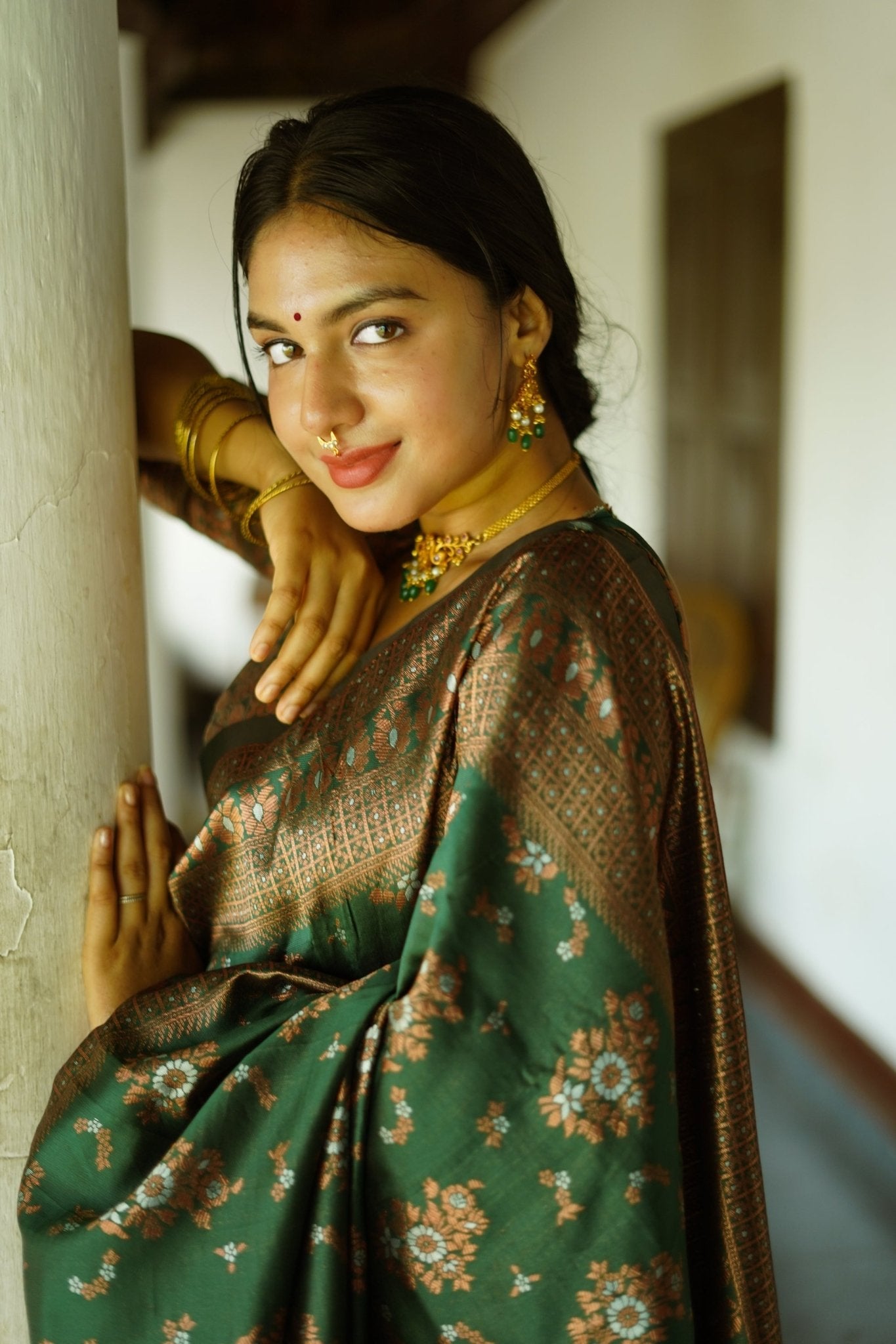 Green Pure Banarasi Silk Saree With Twirling Blouse Piece - Almaari Fashion