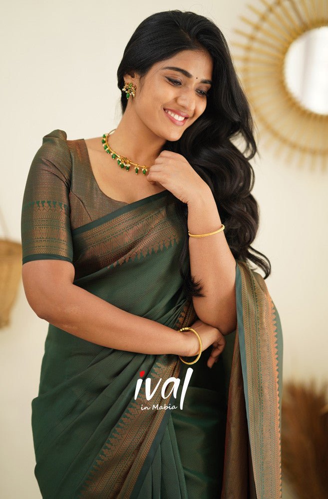 Green Pure Kanjivaram Silk Saree With Moiety Blouse Piece - Almaari Fashion