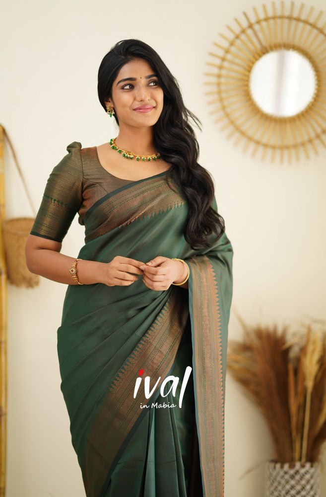 Green Pure Kanjivaram Silk Saree With Moiety Blouse Piece - Almaari Fashion