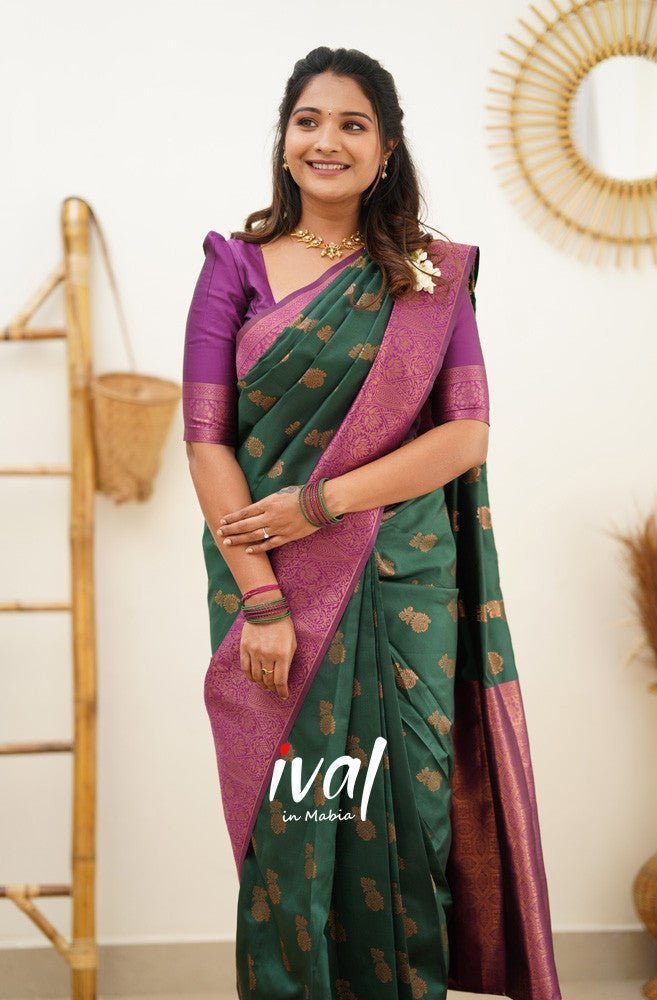 Green Pure Kanjivaram Silk Saree With Outstanding Blouse Piece - Almaari Fashion