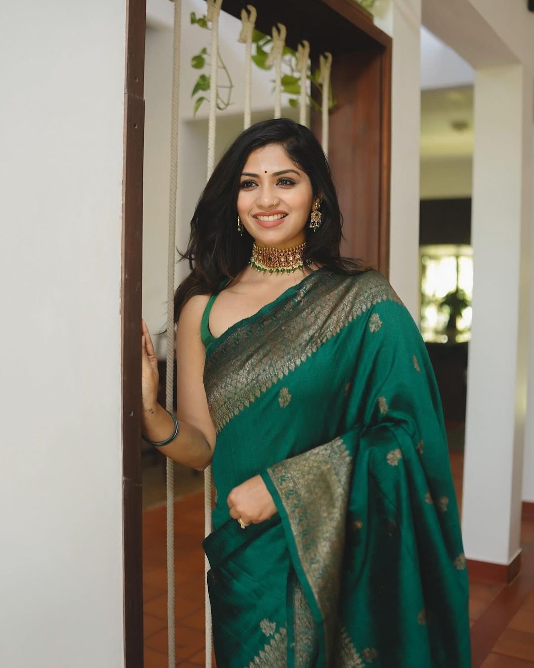 Green Pure Kanjivaram Silk Weaved With Copper Zari Comes With Heavy Kanjivaram Brocade Blouse - Almaari Fashion